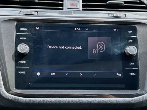 Used 2018 Volkswagen Tiguan SEL FWD image 30
