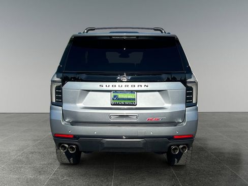 Used 2025 Chevrolet Suburban RST w/ RST Capability Package AWD/4WD image 9