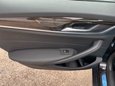 Used 2019 BMW 530e w/ Convenience Package image 31