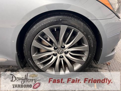 Used 2015 Hyundai Genesis 5.0 image 18