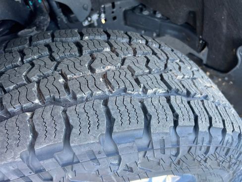 Used 2023 Ford F150 Lariat w/ Equipment Group 502A High image 30