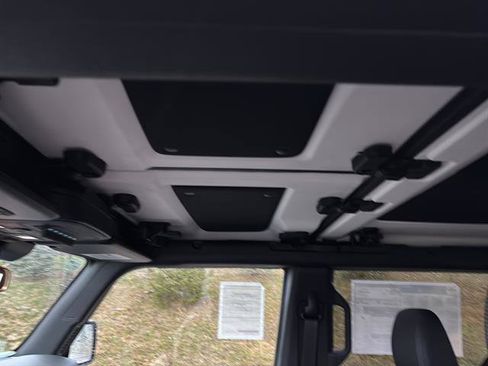 New 2025 Ford Bronco Badlands image 14