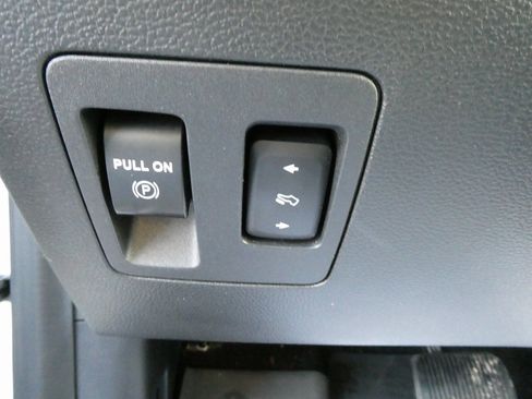 Used 2020 Ford F150 Platinum w/ Equipment Group 701A Luxury image 29