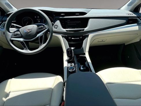 New 2026 Cadillac XT5 Premium Luxury w/ Driver Assist Package FWD image 5