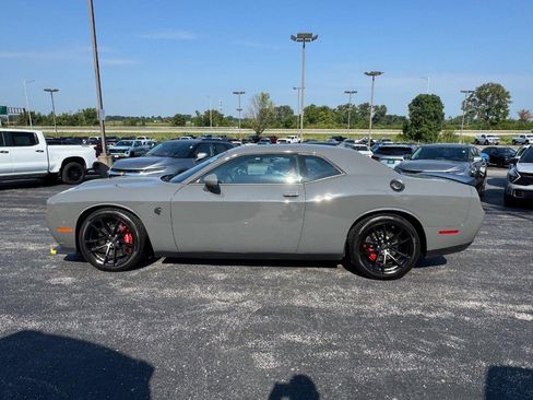 Used 2023 Dodge Challenger SRT Hellcat w/ Driver Convenience Group image 2