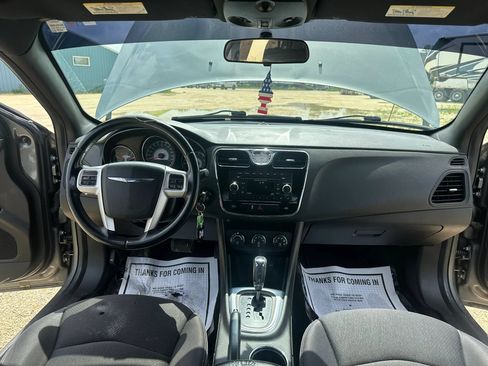 Used 2013 Chrysler 200 Touring FWD image 15