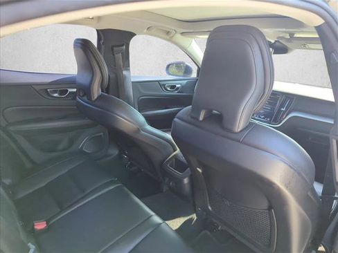 Used 2020 Volvo S60 T6 Momentum image 24
