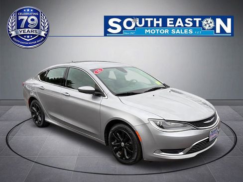 Used 2016 Chrysler 200 Limited Platinum image 2