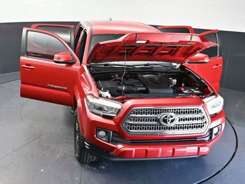 Used 2016 Toyota Tacoma TRD Sport w/ Towing Package RWD image 38
