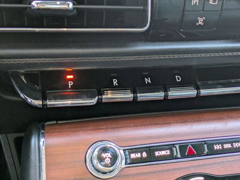 Used 2022 Lincoln Aviator Reserve w/ Elements Package Plus image 25