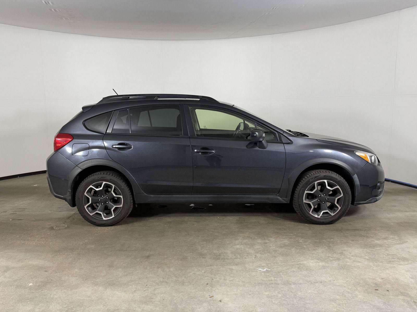 Used 2015 Subaru Crosstrek 2.0i Premium w/ Moonroof Package AWD/4WD image 6