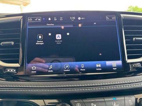 Used 2023 Chrysler Pacifica Touring FWD image 21