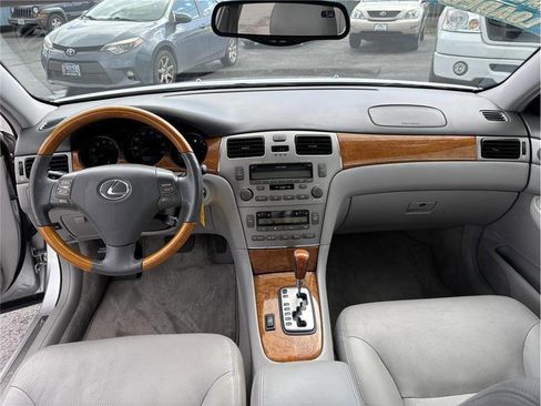 Used 2005 Lexus ES 330 image 10