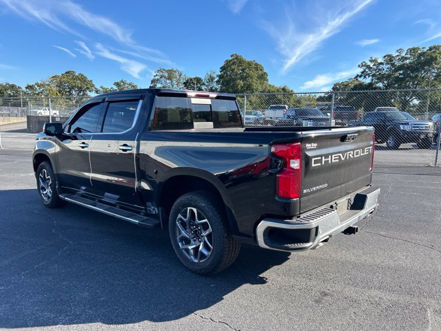 Used 2022 Chevrolet Silverado 1500 LTZ w/ LTZ Convenience Package II AWD/4WD image 3