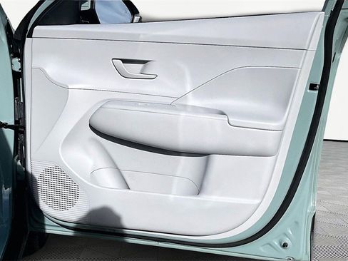 Used 2025 Hyundai Kona SE image 24