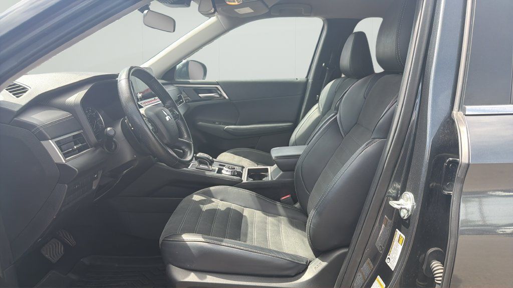 Used 2024 Mitsubishi Outlander SE FWD image 9