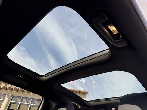 Used 2025 Mercedes-Benz GLB 250 image 7