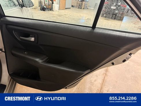 Used 2016 Toyota Camry LE image 27