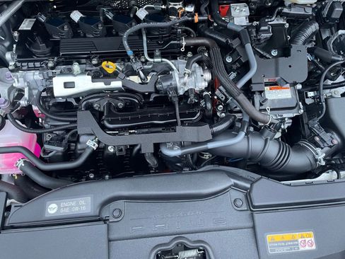 Used 2025 Toyota Prius LE image 32