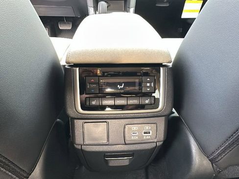 New 2026 Subaru Ascent Limited AWD/4WD image 25