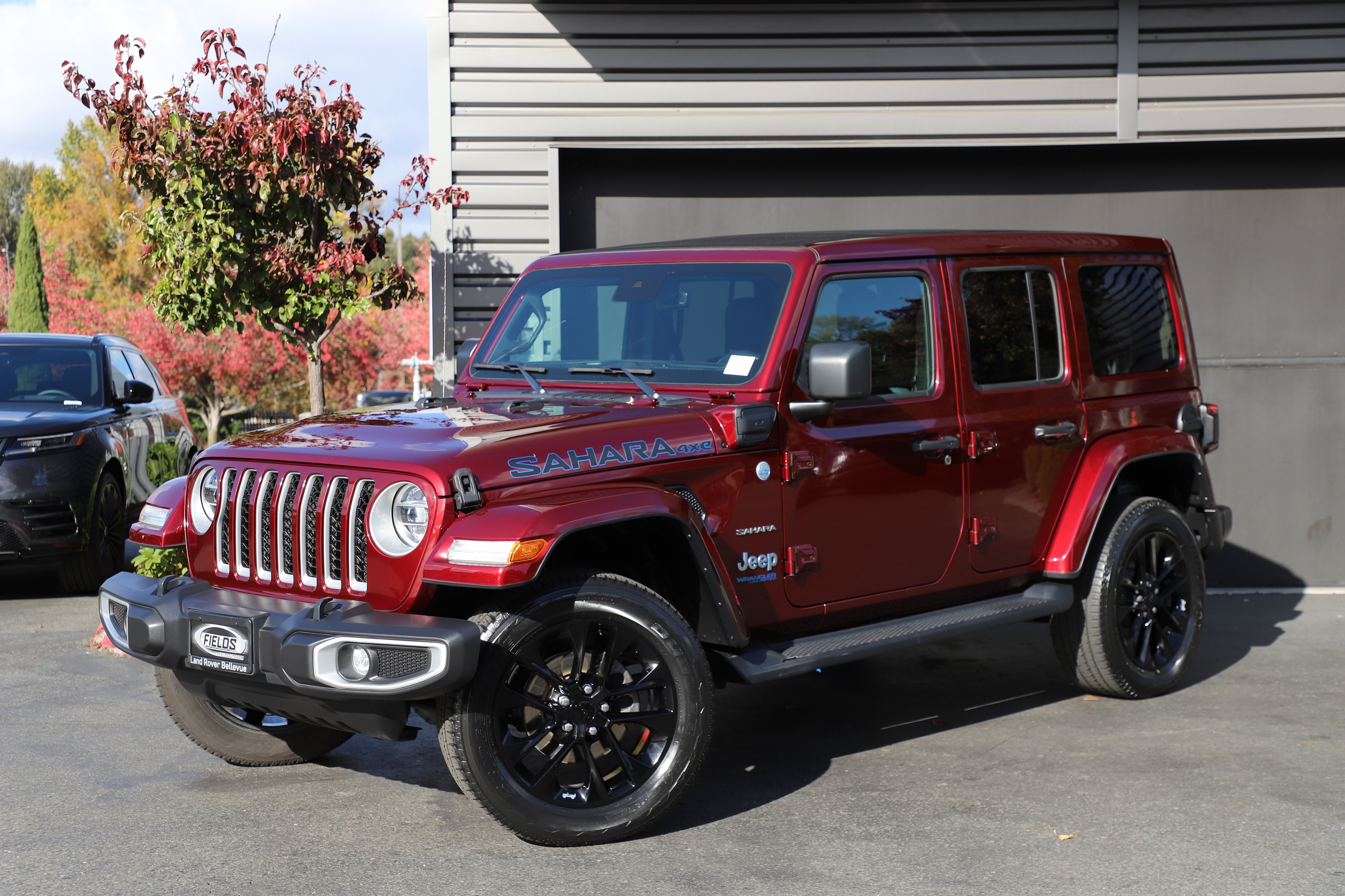 Used 2021 Jeep Wrangler Unlimited Sahara w/ Cold Weather Group AWD/4WD image 1