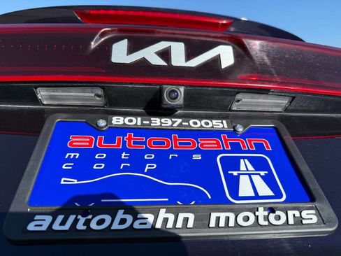 Used 2024 Kia Carnival LX image 20