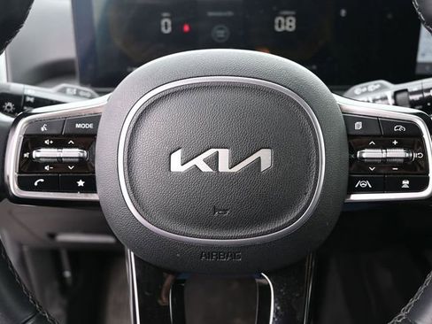 Used 2024 Kia Sorento S image 33