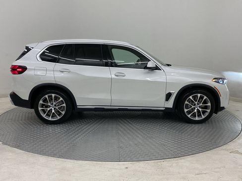 New 2026 BMW X5 xDrive50e w/ Climate Comfort Package image 7