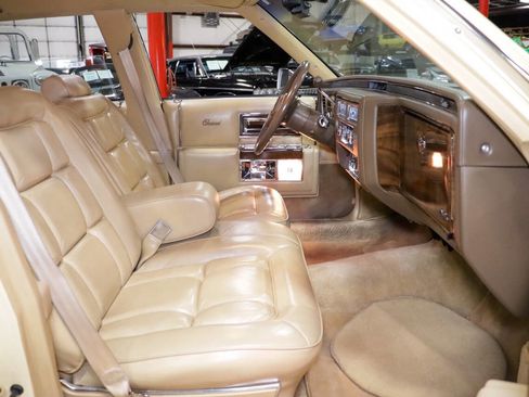 Used 1986 Cadillac Brougham Brougham image 40