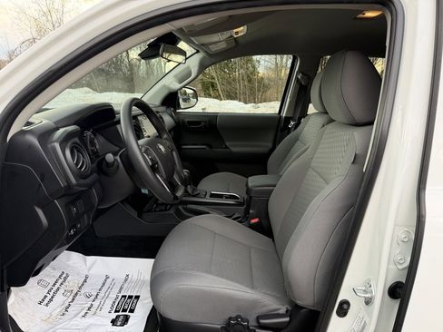 Certified 2022 Toyota Tacoma SR image 10