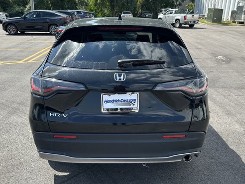Used 2025 Honda HR-V Sport image 9