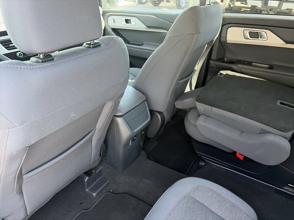New 2026 Ford Explorer Active RWD image 28