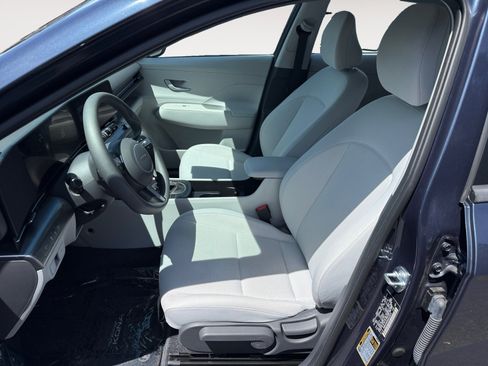 Certified 2025 Hyundai Kona SE FWD image 10