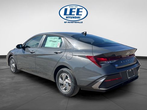 New 2026 Hyundai Elantra SE image 4