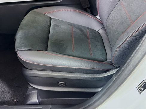 New 2026 Mercedes-Benz GLB 250 4MATIC image 23