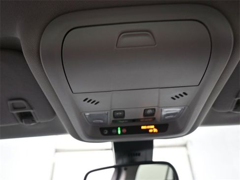 Used 2022 GMC Terrain SLE w/ Driver Convenience Package image 12