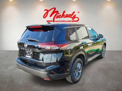 Used 2024 Nissan Rogue S AWD/4WD image 5