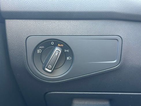 Used 2018 Volkswagen Tiguan SEL Premium AWD/4WD image 18