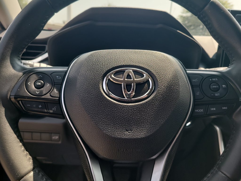 Used 2021 Toyota RAV4 XLE Premium FWD image 13