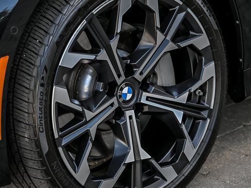 Used 2025 BMW 330i xDrive Sedan AWD/4WD image 7