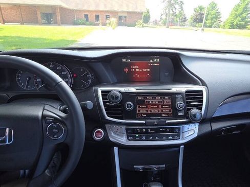 Used 2015 Honda Accord EX-L image 25