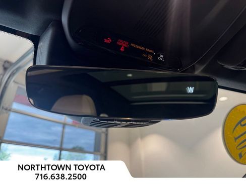 Used 2019 Volvo XC60 T5 Momentum w/ Multimedia Package AWD/4WD image 30
