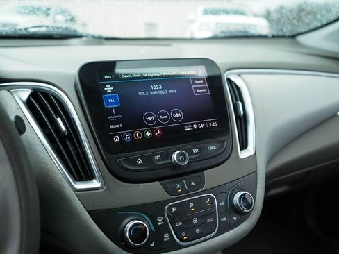 Used 2021 Chevrolet Malibu LT image 21