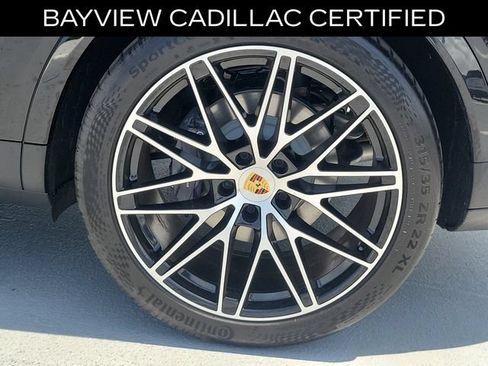 Used 2024 Porsche Cayenne Coupe AWD/4WD image 15