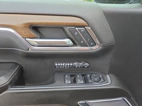 Used 2024 Chevrolet Silverado 1500 High Country w/ Technology Package AWD/4WD image 16