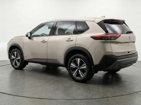 Used 2025 Nissan Rogue SV AWD/4WD image 6