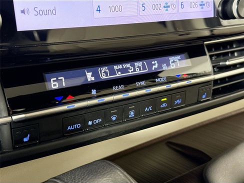 Certified 2023 Toyota Sienna XLE image 26