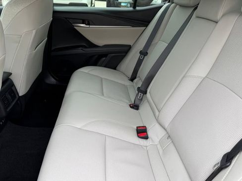 Used 2025 Toyota Camry XLE FWD image 28