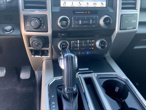 Used 2018 Ford F150 Lariat w/ Equipment Group 502A Luxury AWD/4WD image 32