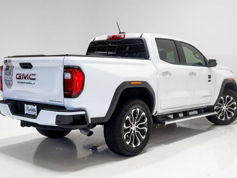 Used 2024 GMC Canyon Denali AWD/4WD image 28